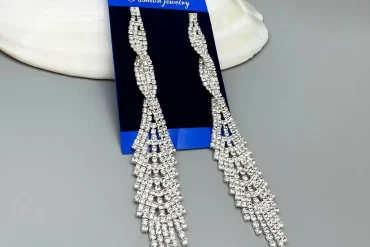 گوشواره آویز بلند میخی مجلسی نگینی | رنگ ثابت 14040157