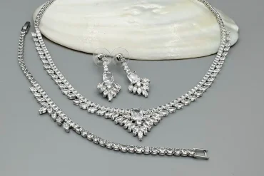 ست مجلسی گردنبند ، گوشواره ، دستبند و انگشتر نگینی | رنگ ثابت 14040162