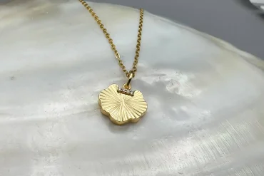 گردنبند دخترانه طرح طلا ظریف