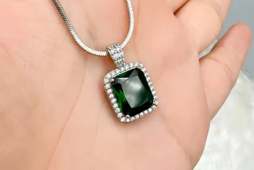 green necklaces silv 2