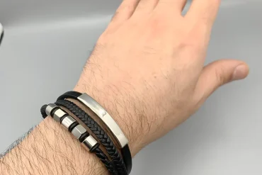 دستبند مردانه چرم سه ردیفه با پلاک ساده 14040192