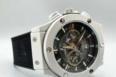 ساعت هابلوت قاب طوسی با بند مشکی | موتور چین 14040124