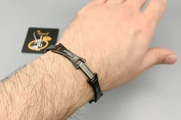 دستبند مشکی ورساچه مردانه خاص و متفاوت | رنگ ثابت 14040174