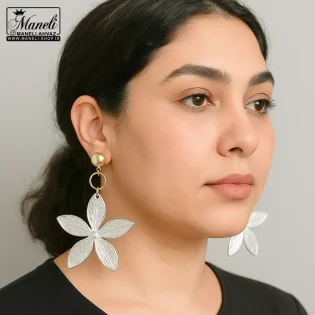گوشواره استیل گل نامتقارن زنانه با رنگ ثابت – طراحی خاص و چشم نواز 14040320