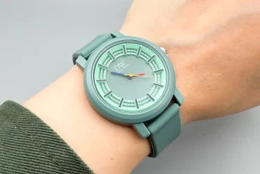 ساعت دخترانه Dovix بند سیلیکونی سبز 14040214