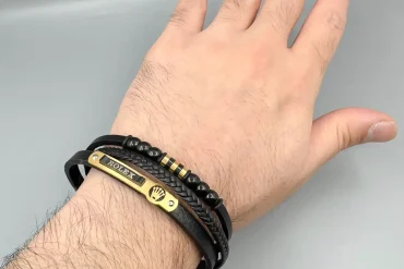 دستبند مردانه چرم سه ردیفه با پلاک استیل برای خاص پسندان 14040317