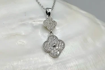 گردنبند زنانه ونکلیف رنگ نقره ای نگین دار | رنگ ثابت 14040312