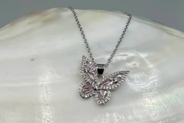 خرید گردنبند رنگ ثابت پروانه سیلور با نگین صورتی|14040461