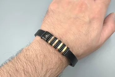 دستبند چرم مردانه با پلاک رزگلد مشکی | کلاسیک 14040431