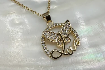 گردنبد رنگ ثابت با نماد دوستت دارم از برند استیل|14040466