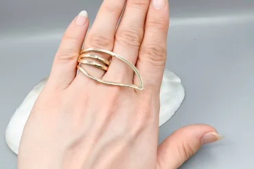 انگشتر مینیمال طلایی رنگ ثابت|140404101