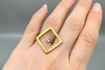 انگشتر مینیمال مربعی تک‌نگین استیل|14040501