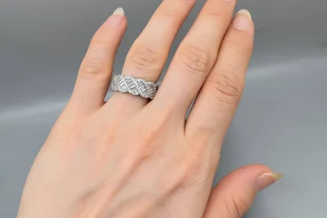 انگشتر جواهری لاکچری با نگین‌های باگتی و نگین اتمی|140404170