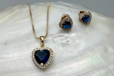 گردنبندو گوشواره طلایی بانگین سورمه ای رنگ ثابت زنانه|140405130