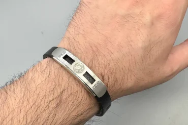 دستبند چرم مردانه با پلاک استیل ورساچه 14040505