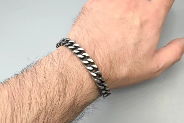 دستبند کارتیر نقره ای سیاه قلم