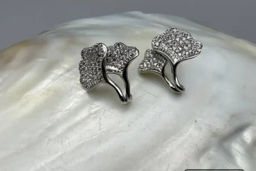 گوشواره نگین مخراج شده نقره ای میخی|140405116