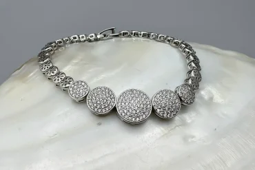 دستبند زنانه رنگ ثابت مشابه طلا نقره ای با نگین مخراج شده|140405120