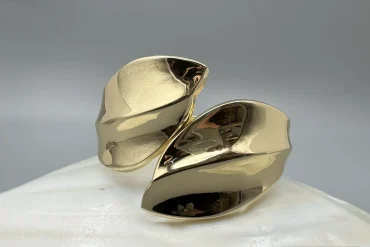 دستبند استیل طلایی طرح گره زنانه رنگ ثابت|14040635