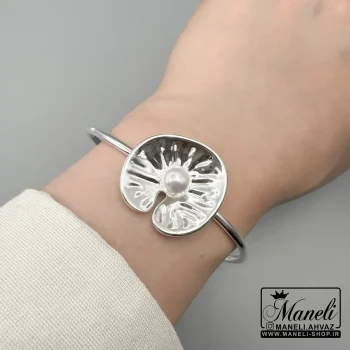 دستبند بنگل مدل گل و ترکیب مروارید آبکاری نقره ترندی|14040638 - Image 2