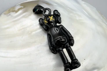 پلاک آدم فضایی مشکی با چشمان زرد|14040701