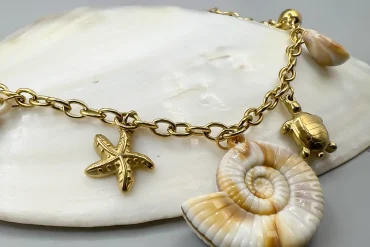 گردنبند حلزون و استیل طلایی با ترکیب صدف و لاکپشت|14040717