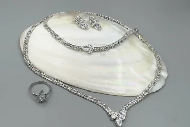 سرویس نگین دار مجلسی با انگشتر که مناسب عروس|140406114