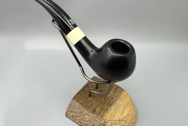 پیپ چوبی مشکی ساده و کلاسیک 14040654