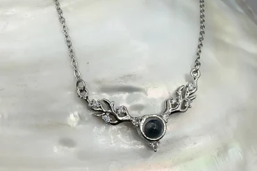 گردنبند به صد زبان دنیا دوستت دارم نقره ای