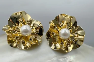 گوشواره گل با نگین مرواریدی