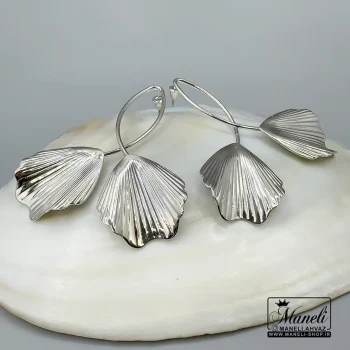 گوشواره طرح برگ گل نقره ای