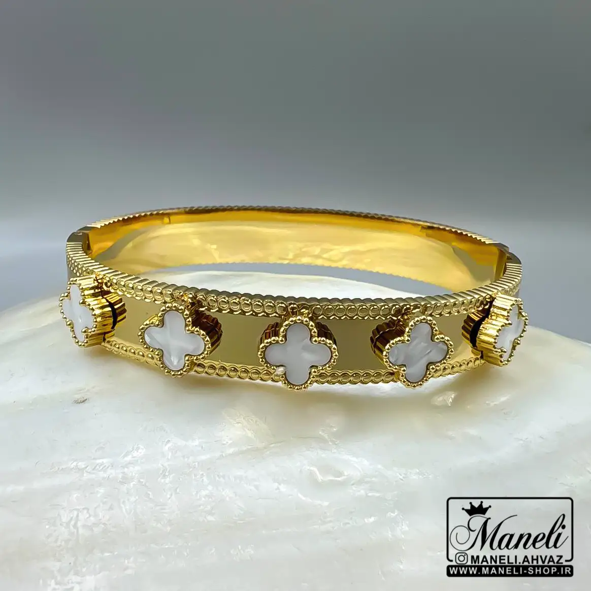 dastband232 دستبند ونکلیف گل سفید