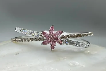 دستبند نقره ای نگین دار تک گل صورتی فریسایز|140408117