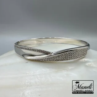 دستبند زنانه نقره ای نگین مخراج شده رنگ ثابت