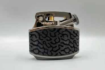 فندک مشکی بنزینی