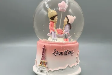 گوی چراغدار عاشقانه صورتی موزیکال پسر و دختر|14040886