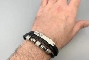 دستبند چرم پلاک دار سه ردیفه با نماد رولکس نقره ای 14040842