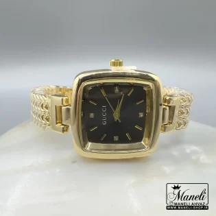 ساعت صفحه مربعی طلایی و مشکی