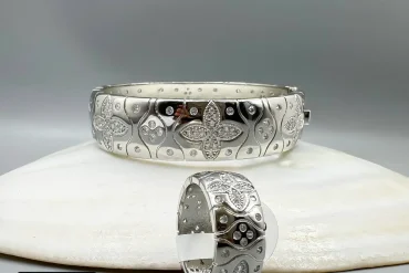 دستبند و انگشتر نقره ای