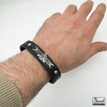 دستبند مردانه چرم با پلاک فروهر استیل رنگ نقره ای