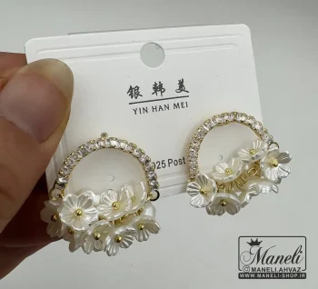 گوشواره طلایی و سفید با گلهای ریز سفید وپایه ی نقره| - Image 3