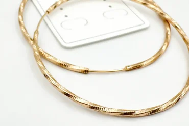 گوشواره حلقه ای ژوپینگ سایز بزرگ طرح دار | طلایی