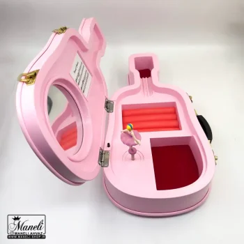 جعبه موزیکال و جواهرات طرح گیتار؛ تلفیق هنر موسیقی و ظرافت زنانه