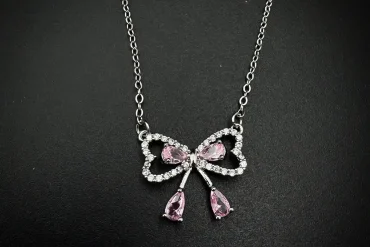 گردنبند پاپیون با نگین صورتی | استیل