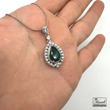 گردنبند نقره ای طرح اشکی مرواریدی با  نگین سبز - Image 2