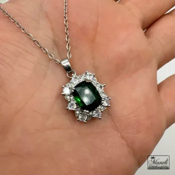 گردنبند مربعی نگین سبز - تصویر 3